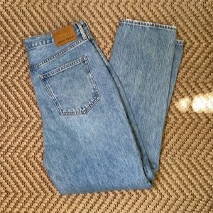 Aritzia Denim Forum - The BF High Rise Loose - Light Wash - L28 W29